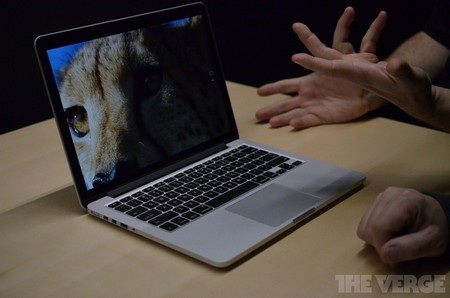 Cận cảnh MacBook Pro 13-inch màn hình “siêu nét” mới - 9 Sản phẩm nổi bật với màn hình siêu nét