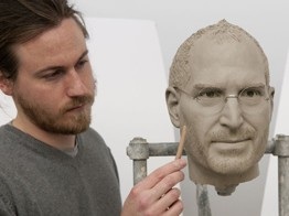 Hình ảnh quá trình chế tác tượng sáp của Steve Jobs trước khi hoàn thành