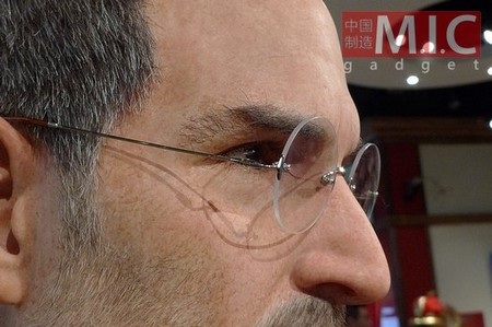 Cận cảnh chân dung bức tượng Steve Jobs