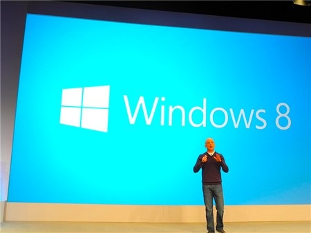Microsoft chính thức trình làng Windows 8 - 1 Steve Sinofsky mở màn cho sự kiện ra mắt Windows 8