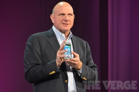 Microsoft trình làng nền tảng di động Windows Phone 8 - 1 CEO Steve Ballmer tại sự kiện ra mắt Windows Phone 8
