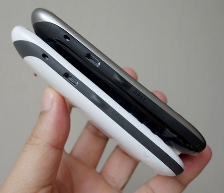Cạnh trái với cổng kết nối và phím BBM (BlackBerry Messenger)