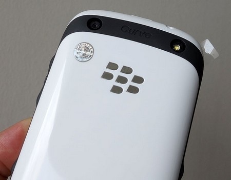 Cận cảnh camera và đèn flash