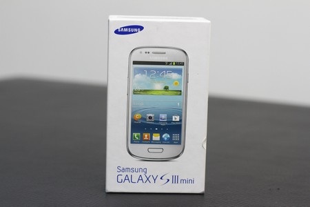 Hộp đựng Galaxy S III mini