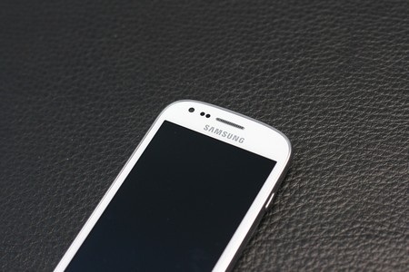 Cảm biến và camera phụ ở mặt trước