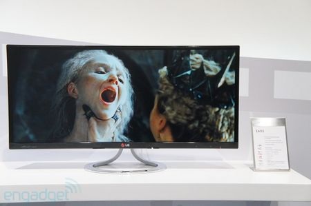 LG ra mắt màn hình máy tính tỷ lệ 21:9 đầu tiên trên thế giới - 2 Các cổng kết nối nằm phía sau màn hình