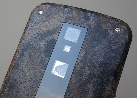 Cận cảnh camera trên 2 phiên bản làm từ đá Granite và Marble