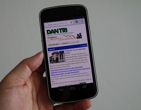 Đọc báo Dân trí trên sản phẩm