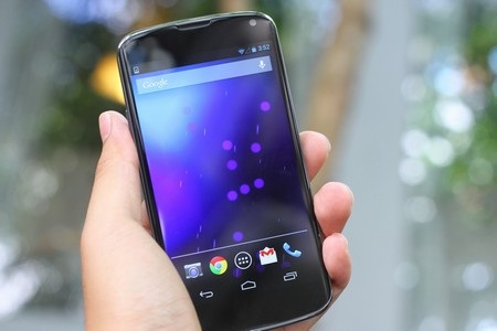 Máy hoạt động trên nền tảng Android 4.2 Jelly Bean mới nhất của Google