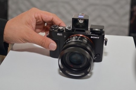 Sony ra mắt máy ảnh Full-Frame đầu tiên tại Việt Nam - 2 Phạm Thế Quang Huy