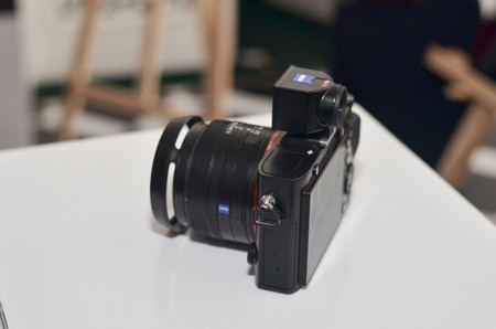 Sony ra mắt máy ảnh Full-Frame đầu tiên tại Việt Nam - 3 Phạm Thế Quang Huy