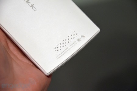 Cận cảnh loa ngoài