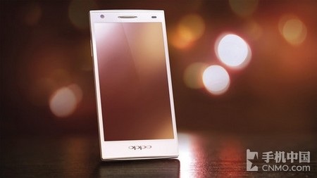 Máy có màn hình rộng 4,5-inch