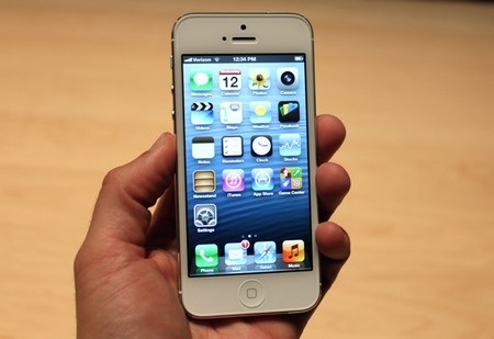 10 thiết bị công nghệ đình đám nhất năm 2012 - 1 iPhone 5: