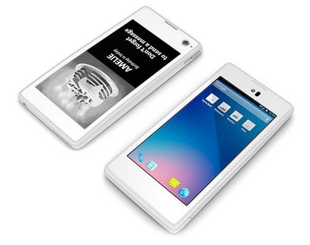 2 mặt trước và sau của YotaPhone có thiết kế khá giống nhau