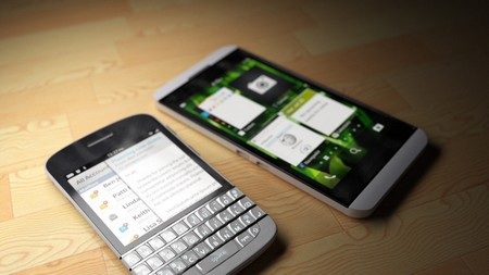 BlackBerry N10 với BlackBerry X10, bộ đôi smartphone đầu tiên sử dụng nền tảng BlackBerry 10