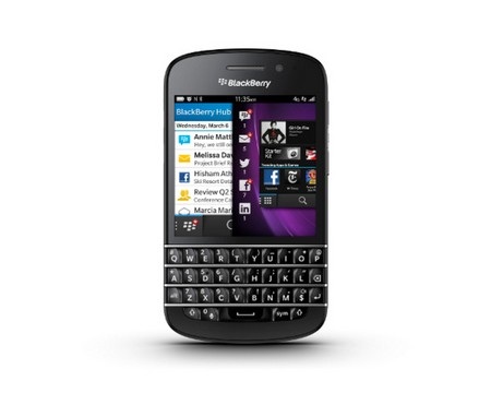 BlackBerry Q10 là sự kết hợp giữa bàn phím cứng và màn hình cảm ứng