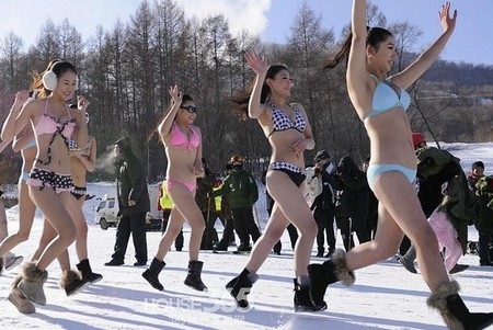 Video về màn quảng cáo đặc biệt của hãng thời trang: