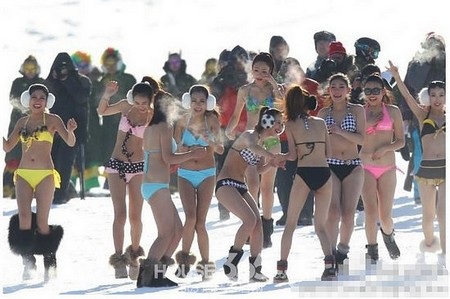 Video về màn quảng cáo đặc biệt của hãng thời trang: