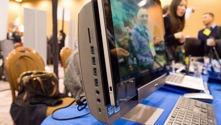 Các cổng kết nối trang bị trên chân đế