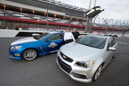 Chevrolet SS - Xe gia đình thể thao - 1 GM đã chọn trường đua Daytona ở bang Florida, Mỹ làm nơi ra mắt xe Chevrolet SS