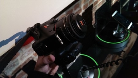 So sánh với ảnh chụp bằng Nexus 4 ở điều kiện tương tự (kích vào ảnh để xem cỡ lớn):