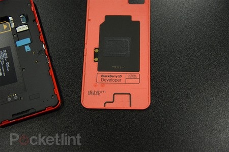 Thông tin sản phẩm chỉ dành cho các nhà phát triển được in dưới vỏ máy