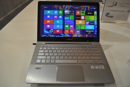 Ultrabook Series 7 Ultra vừa được Samsung giới thiệu tại SEA Forum 2013