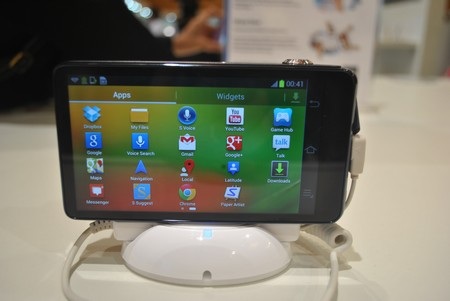 Máy ảnh Galaxy Camera Wifi, hoạt động trên nền tảng Android