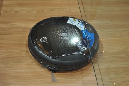 Robot hút bụi Navibot của Samsung, với khả năng hút bụi cả ở những góc kẽ trong nhà