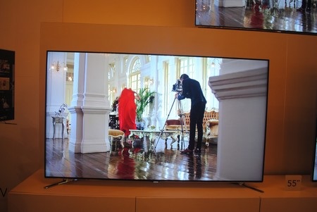 Tivi LED F8000 với đường viền siêu mỏng