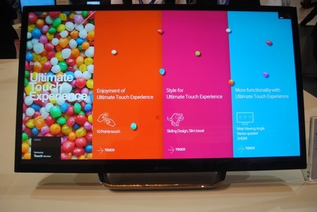 Màn hình S27C770 Touch, hỗ trợ cảm ứng 10 điểm và được thiết kế tối ưu cho Windows 8