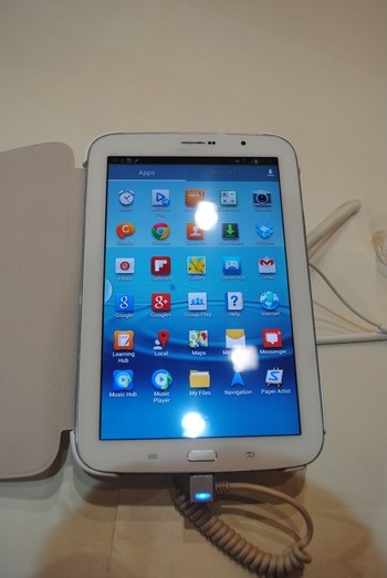 Galaxy Note 8.0 vừa được Samsung giới thiệu cách đây ít ngày đã xuất hiện tại SEA Forum