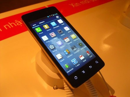 FPT IV là chiếc smartphone thương hiệu Việt đầu tiên trang bị chip lõi tứ