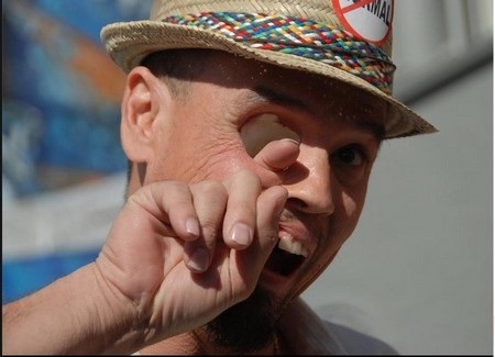 Màn diễn kinh dị của Owen