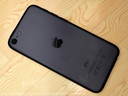 Mặt sau mang phong cách của iPod Touch và iPad mini