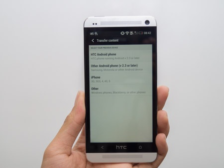HTC One phiên bản quốc tế có mặt tại Việt Nam - 6 Tai nghe chống rối dây có thiết kế mới đi kèm theo HTC One
