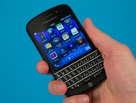 BlackBerry Q10 đủ nhỏ gọn để cầm trong 1 tay