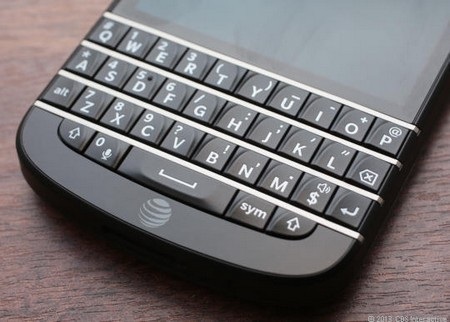 Cận cảnh bàn phím của Q10