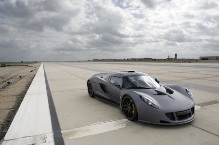 Xe Venom GT lập kỷ lục tốc độ hơn 425km/h