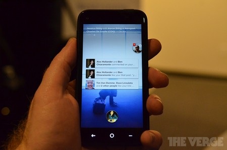 Trải nghiệm thực tế “điện thoại Facebook” HTC First - 3 Chức năng Chat heads để chat với bạn bè