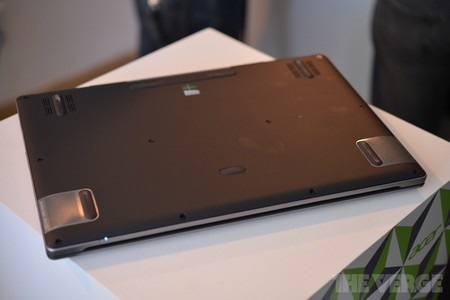 Máy có thiết kế nguyên khối