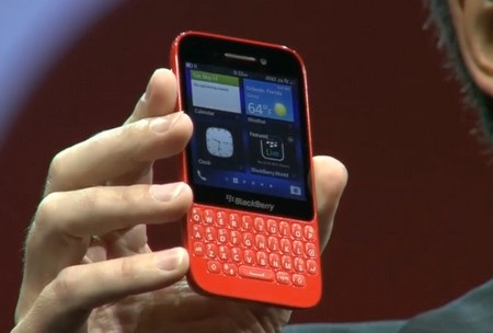 BlackBerry ra mắt smartphone giá rẻ Q5 - 1 BlackBerry Q5 là smartphone giá rẻ và là smartphone đầu tiên được trang bị nền tảng BlackBerry 10