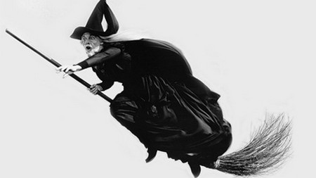 Phù thủy tại Swaziland không được bay quá độ cao 150 mét