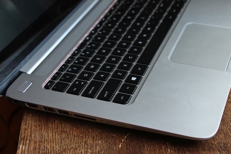 HP ra mắt laptop với độ phân giải “siêu khủng” 3200x1800 - 6 Cổng HDMI, USB 3.0 và khe đọc thẻ nhớ