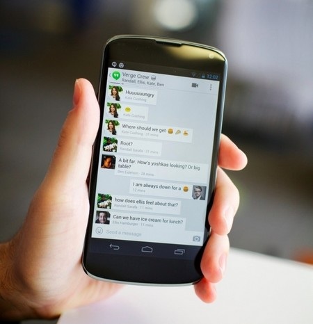 Google ra mắt Hangouts nhắn tin và gọi điện miễn phí qua Internet - 2 Người dùng có thể chat và gửi hình ảnh qua Hangouts