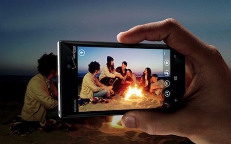 Camera chính là nâng cấp đáng chú ý nhất trên Lumia 928