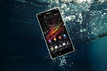 Sony ra mắt smartphone “siêu chống thấm nước” - 4 Video giới thiệu về Xperia ZR: