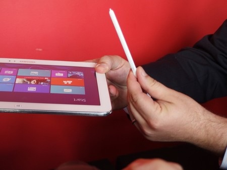 Viết cảm ứng S Pen để viết lên màn hình