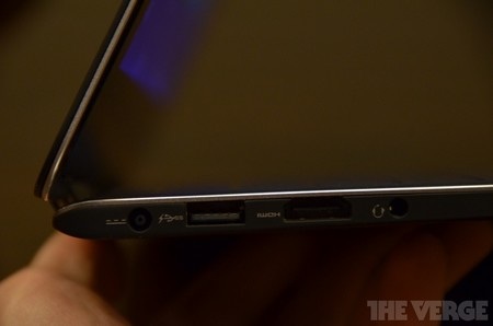 Dell ra mắt laptop “lai” máy tính bảng có khả năng biến hình - 6 Cận cảnh các cổng kết nối
